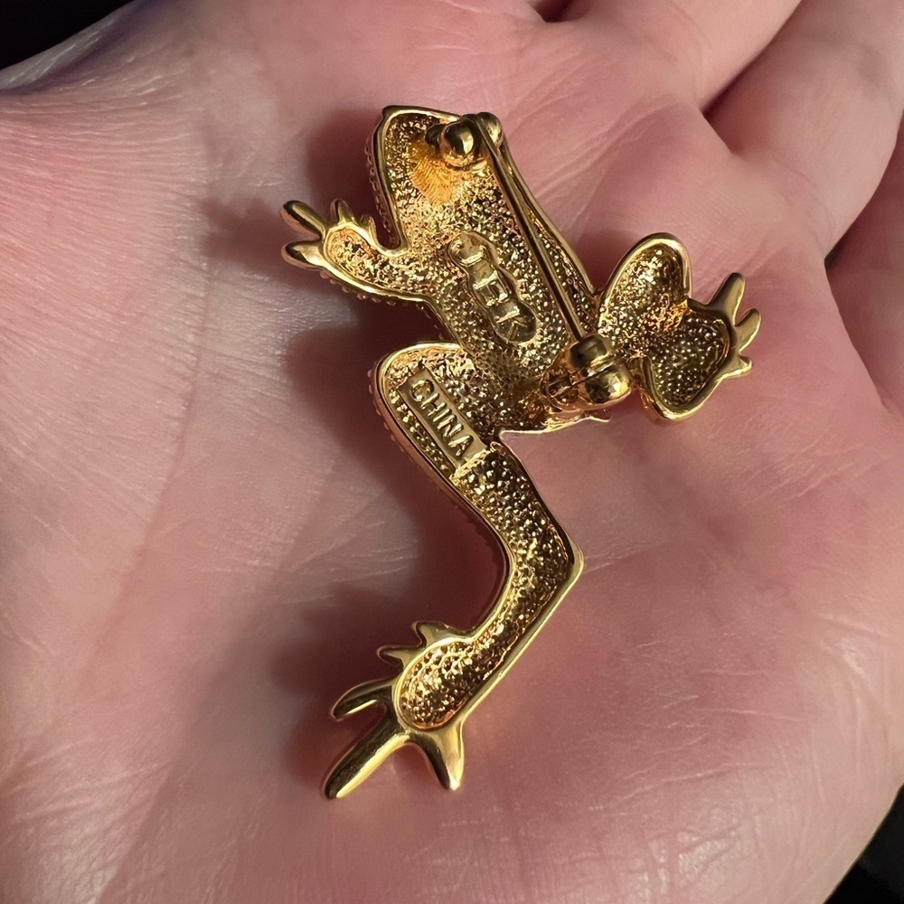JBK Signed Gold Rhinestone Frog Brooch - Picture 3 of 3